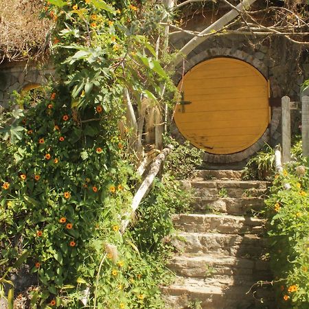 Hotel The Hobbit La Comarca Nueva San Salvador Exterior foto