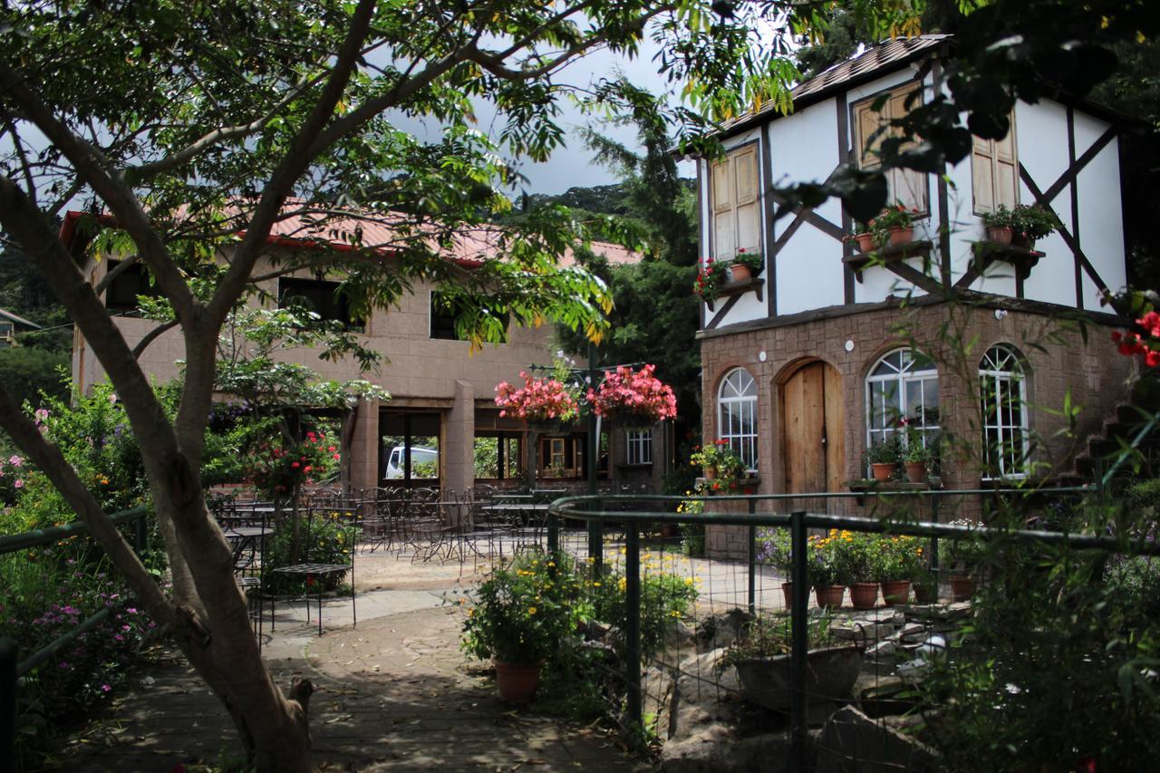 Hotel The Hobbit La Comarca Nueva San Salvador Exterior foto