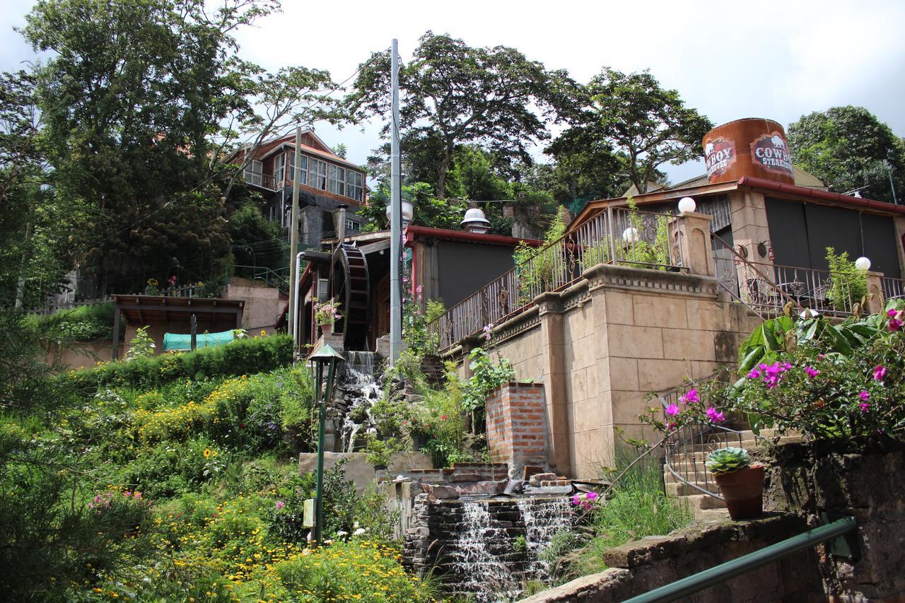 Hotel The Hobbit La Comarca Nueva San Salvador Exterior foto